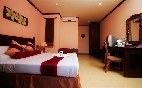 The Hill Resort Patong Exterior photo