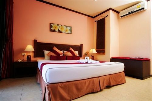 The Hill Resort Patong Exterior photo